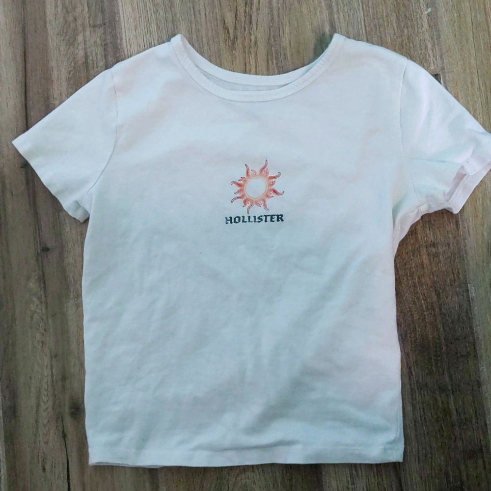 Hollister baby tee